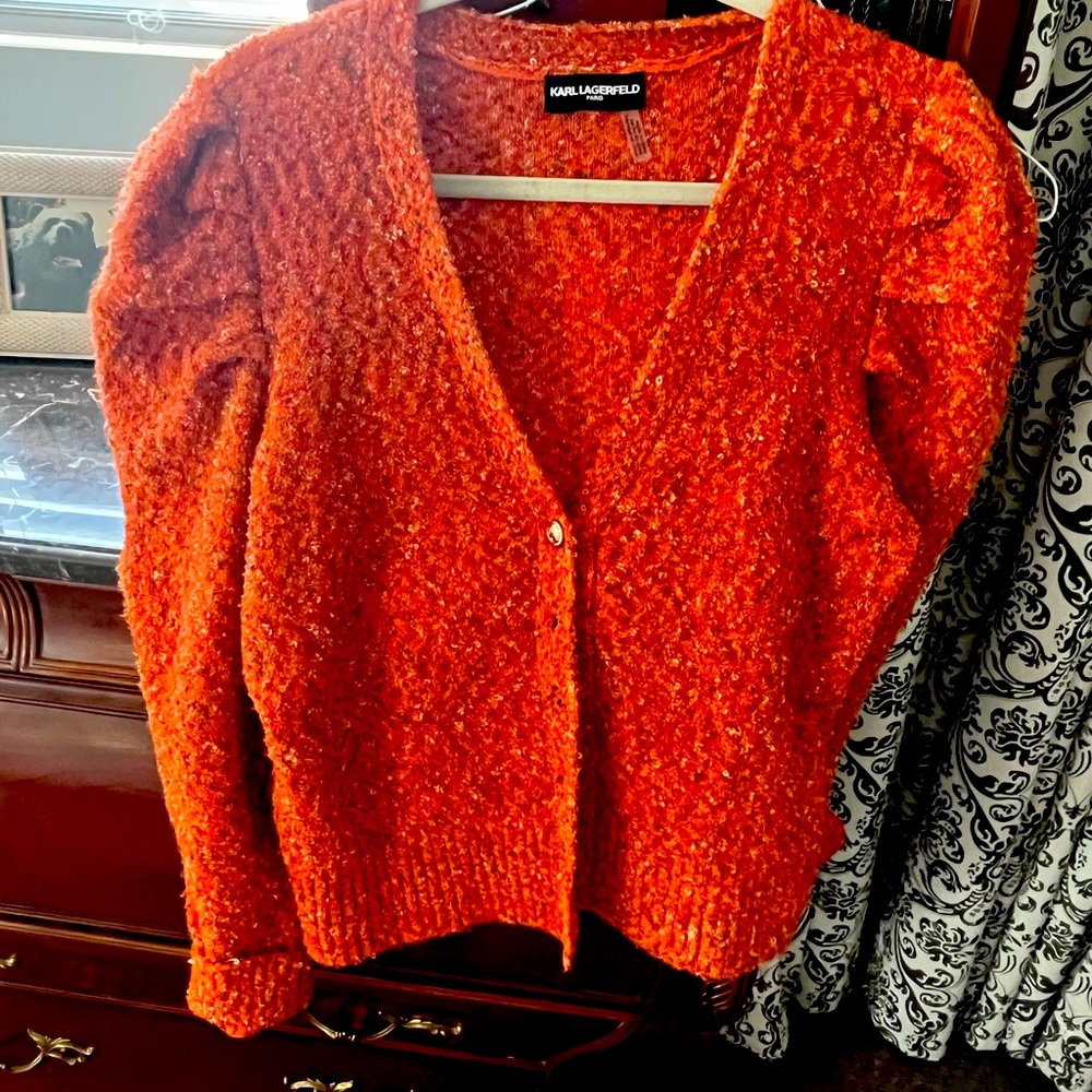 Perfect sweater for spring.